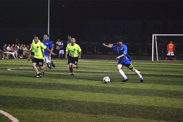 04月15日 22：15 意乙 卡利亚里vs弗洛西诺内